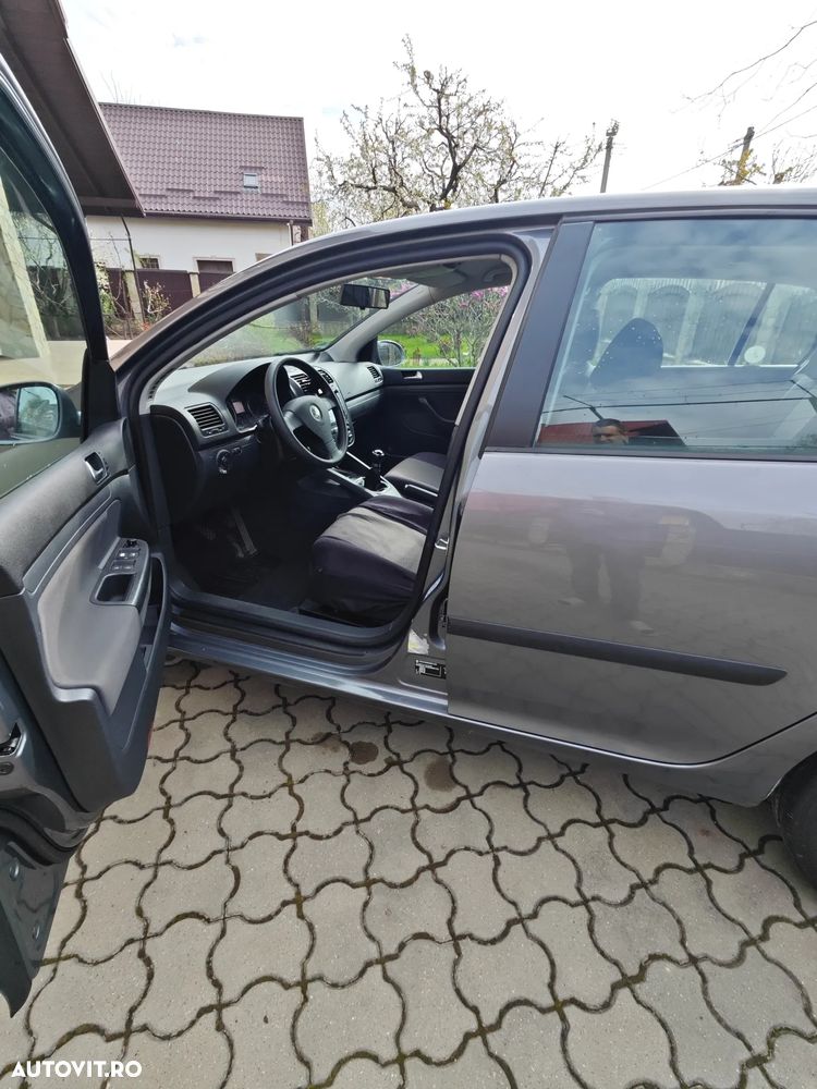 Volkswagen Golf 1.6 Tour Edition - 1