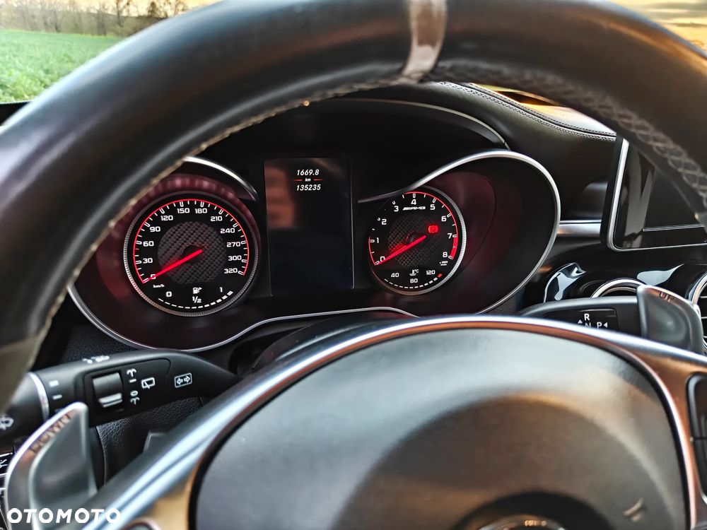 Mercedes-Benz Klasa C AMG 63 S AMG Speedshift 7G-MCT - 11