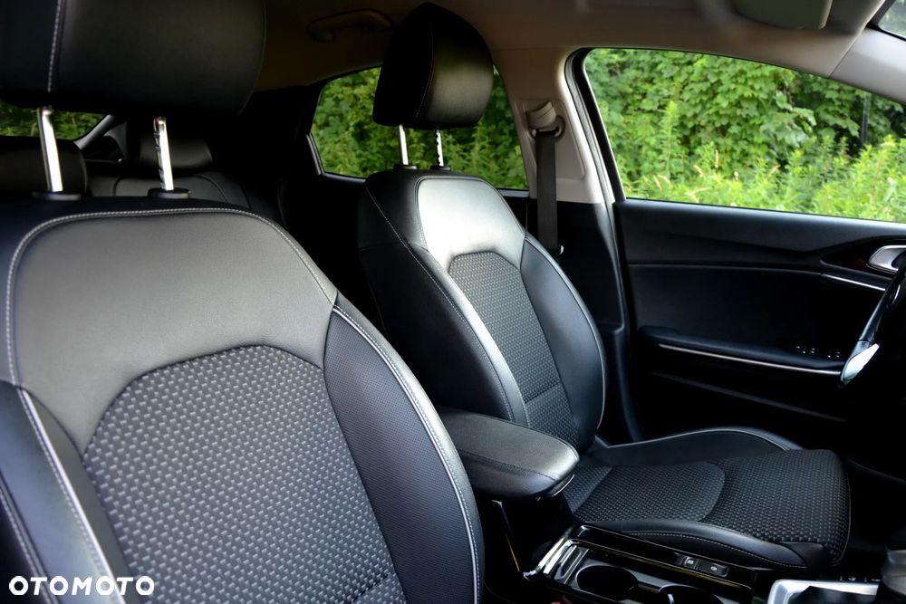 Kia XCeed 1.5 T-GDI Business Line DCT - 18