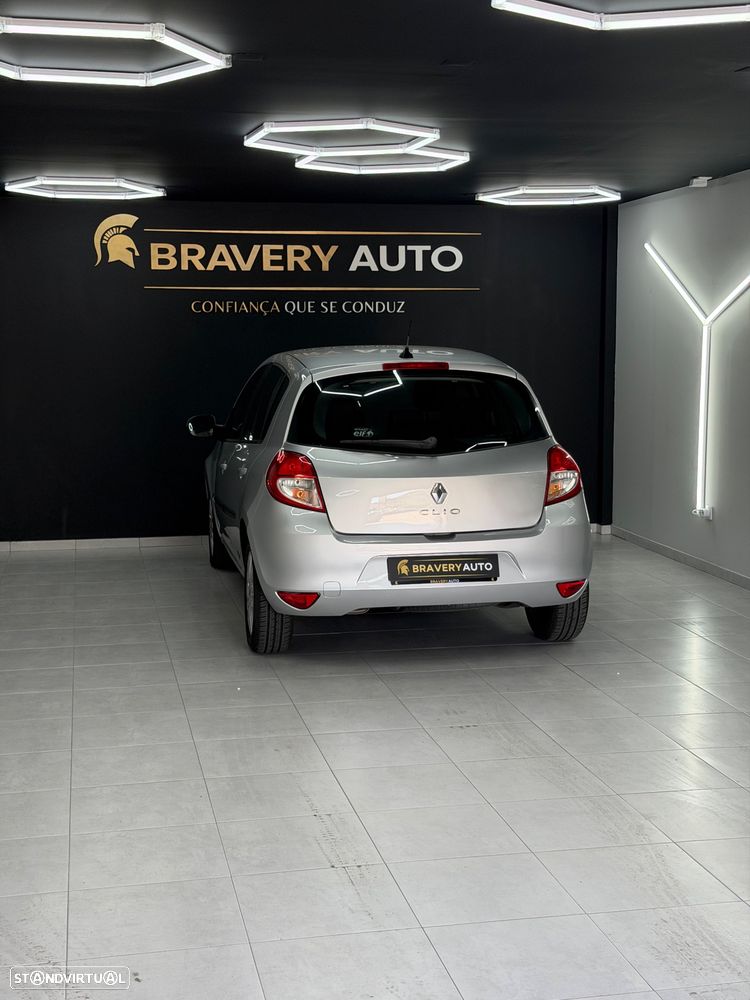 Renault Clio 1.2 16V Dynamique - 9