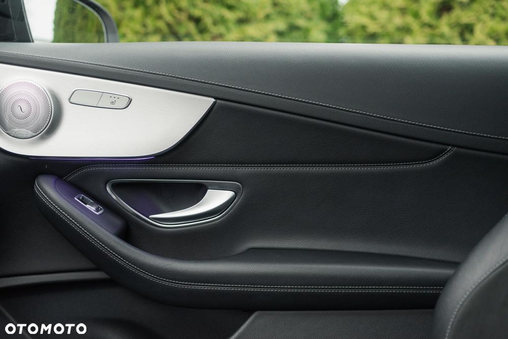 Mercedes-Benz Klasa C 200 4MATIC 9G-TRONIC - 32