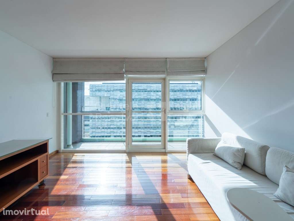 Apartamento T2 para arrendar com vista rio no Parque das Nações - Grande imagem: 3/27