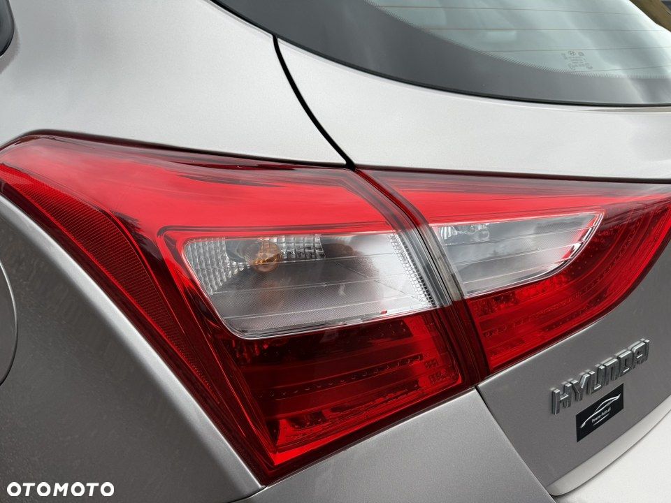 Hyundai i30 1.4 Premiere Comfort - 11