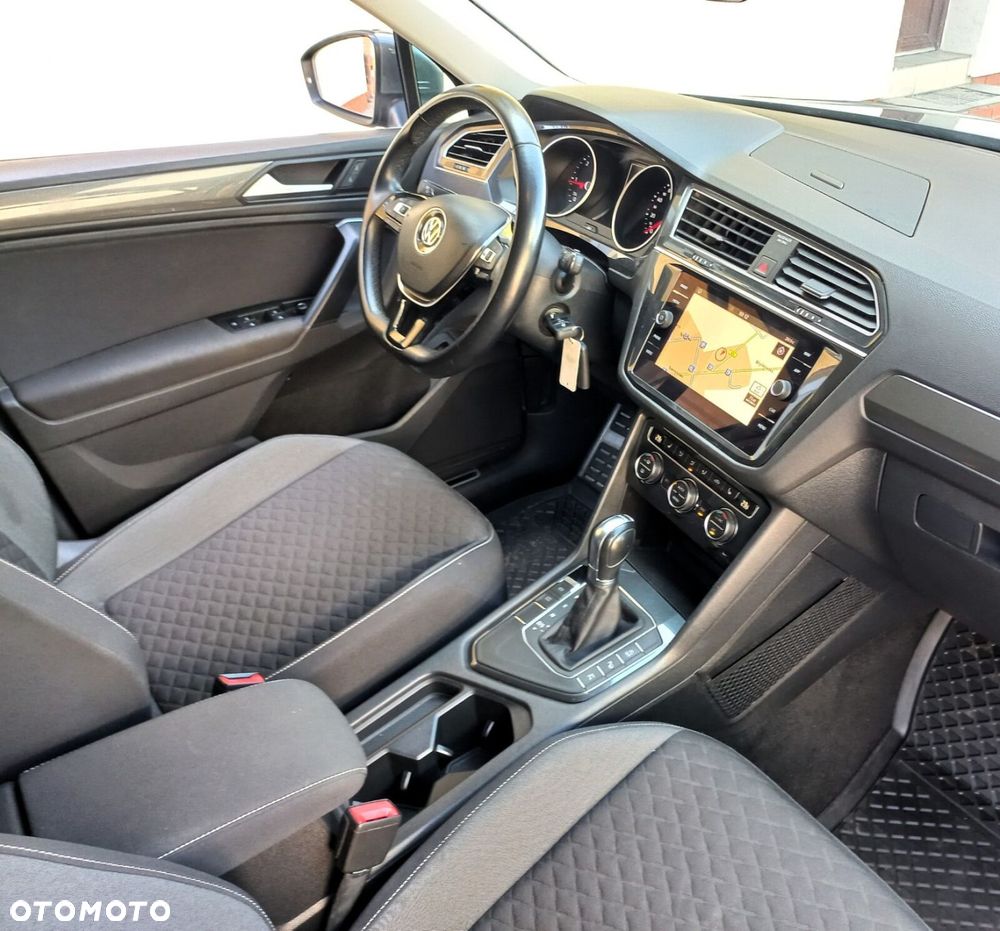 Volkswagen Tiguan - 11