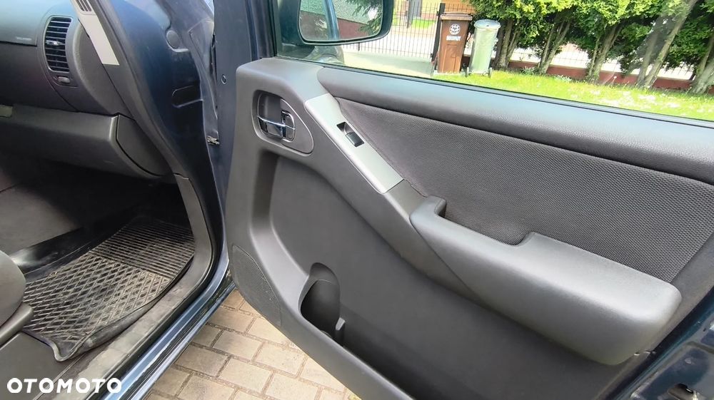 Nissan Pathfinder - 16