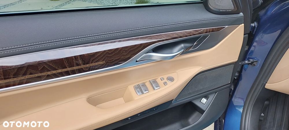BMW Seria 7 750Li xDrive - 15