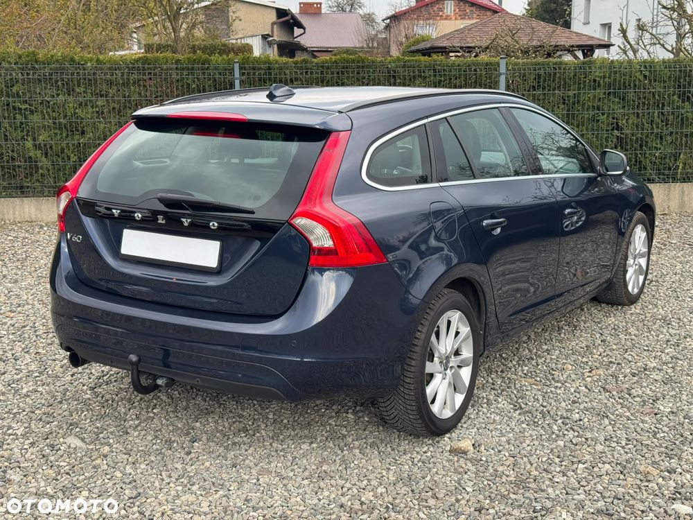 Volvo V60 D2 Summum - 30