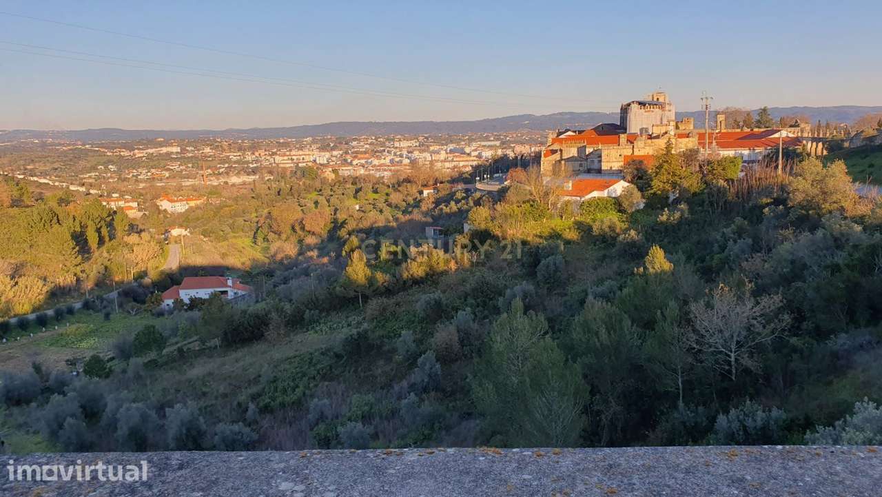 Casa Antiga para Recuperação em Tomar - Grande imagem: 2/21