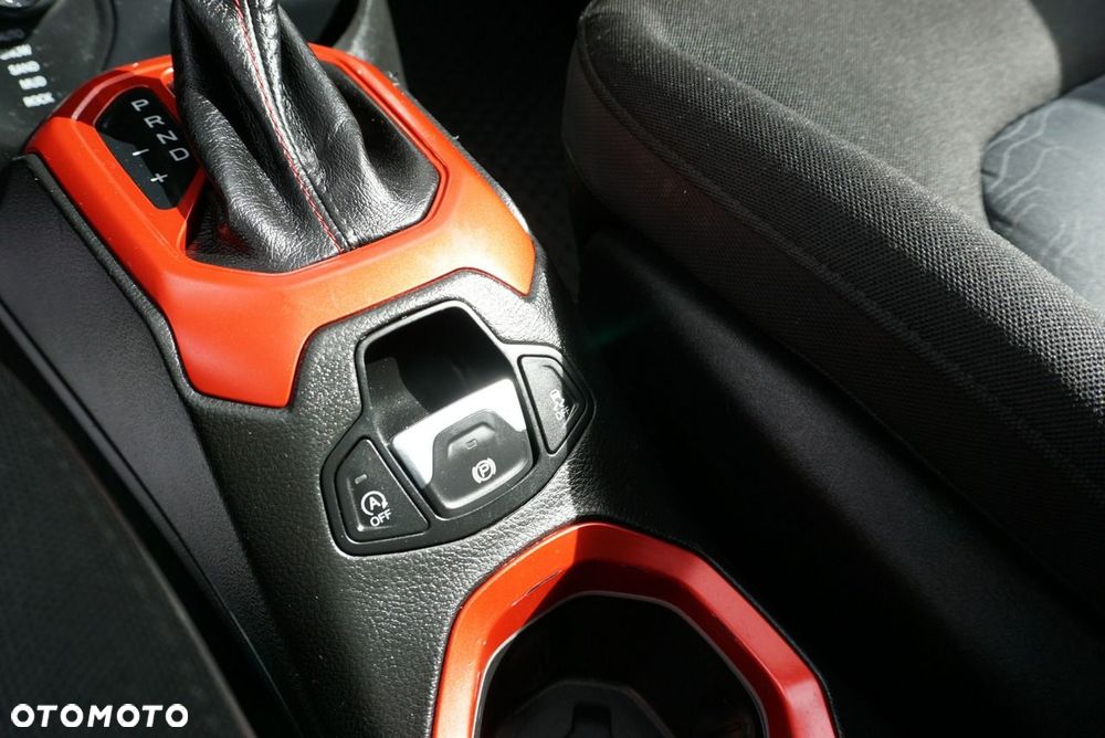 Jeep Renegade - 36