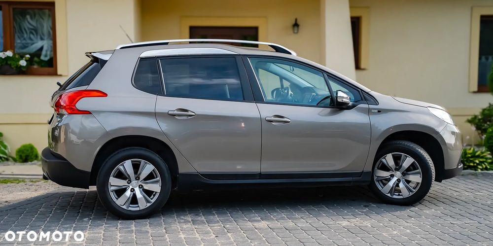 Peugeot 2008 BlueHDi 100 STOP & START Style - 25