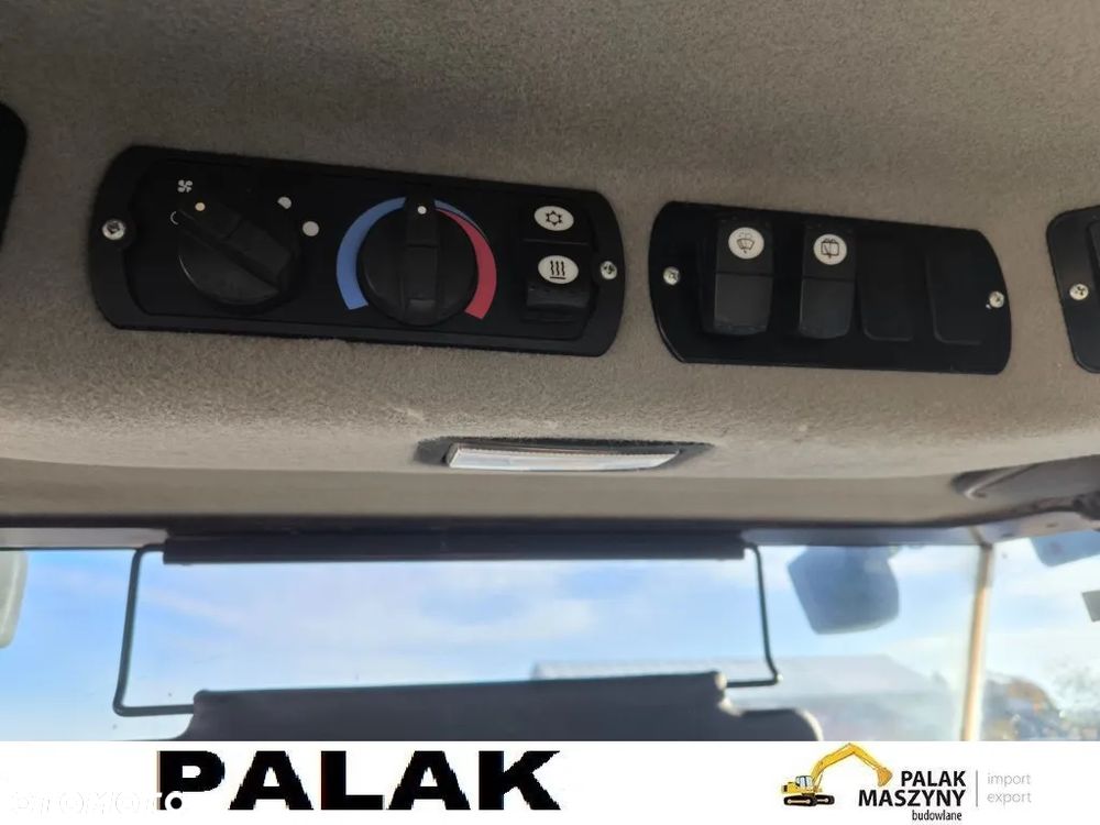 Caterpillar Walec drogowy  CAT CS 64 B , METAL-GUMA  ,2018 rok - 13