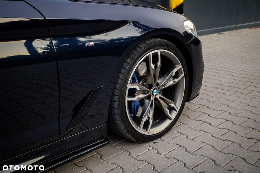 BMW Seria 5 M550i xDrive - 15
