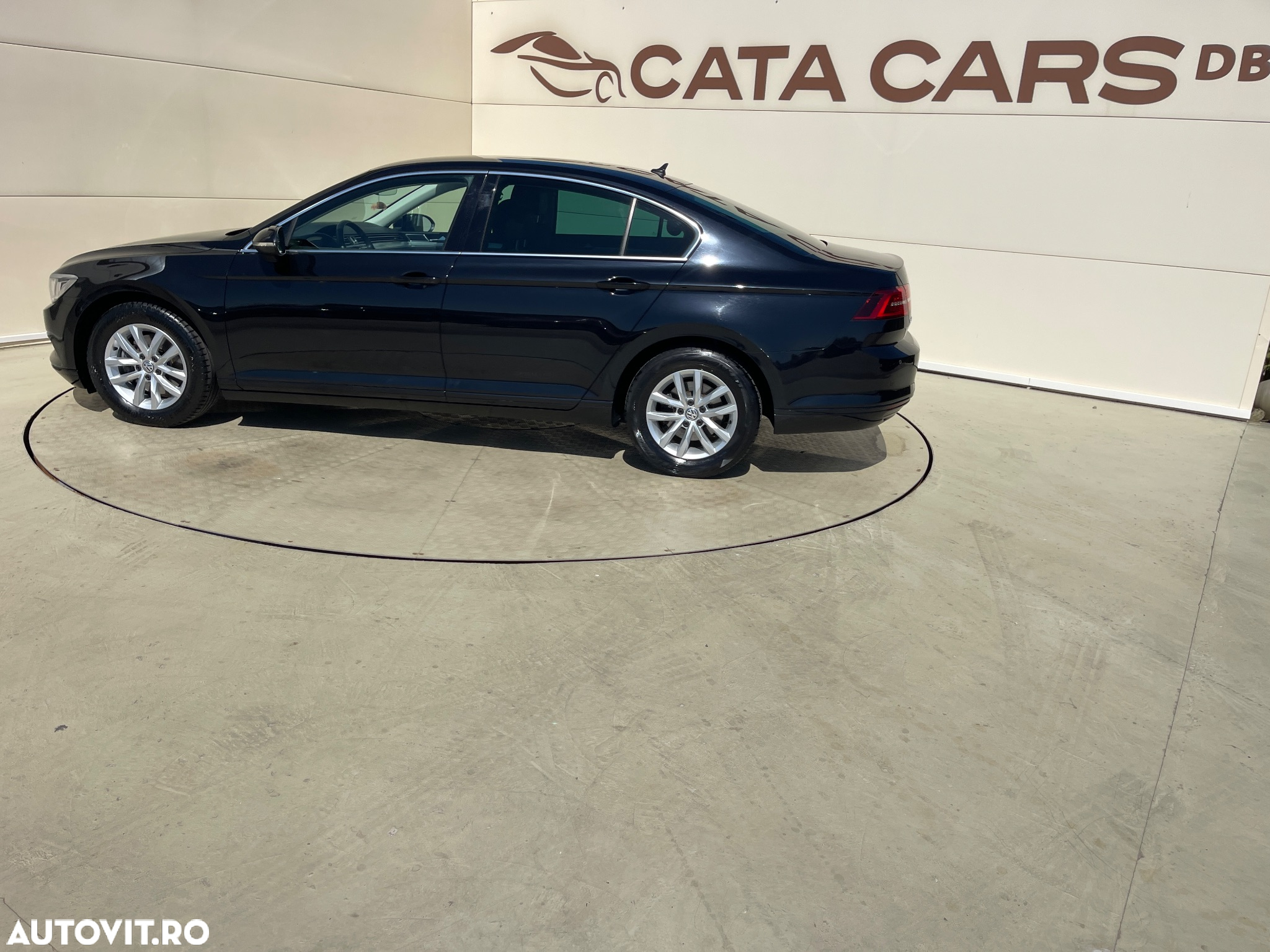 Volkswagen Passat - 8