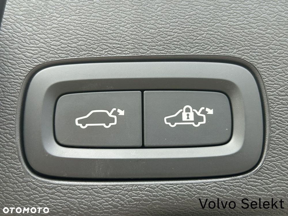 Volvo XC 60 - 30