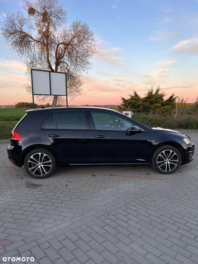 Volkswagen Golf 2.0 TDI BlueMotion Technology Lounge - 10