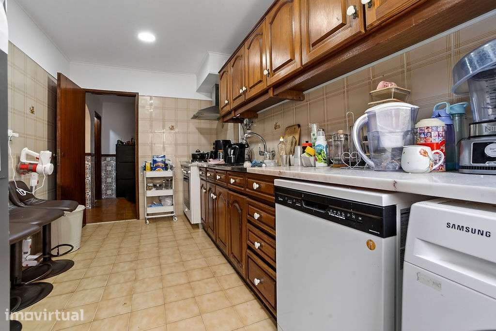 Apartamento T2 com Varanda, Lareira e Arrecadação - Grande imagem: 4/21