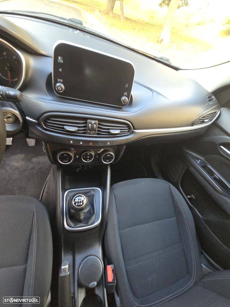 Fiat Tipo Station Wagon 1.6 M-Jet Lounge JLL17 - 23