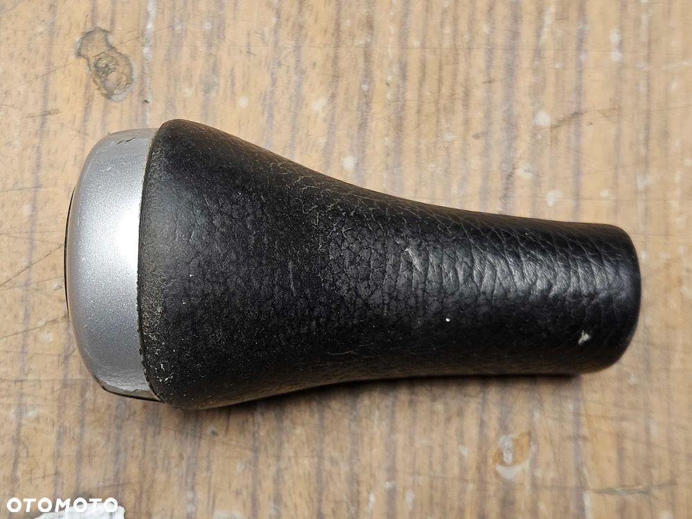 Gałka Mieszek Czarna Skóra Lewarek Zmiany 6 Biegów Manual BMW 3 E90 E91 E92 LCI Lift - 32