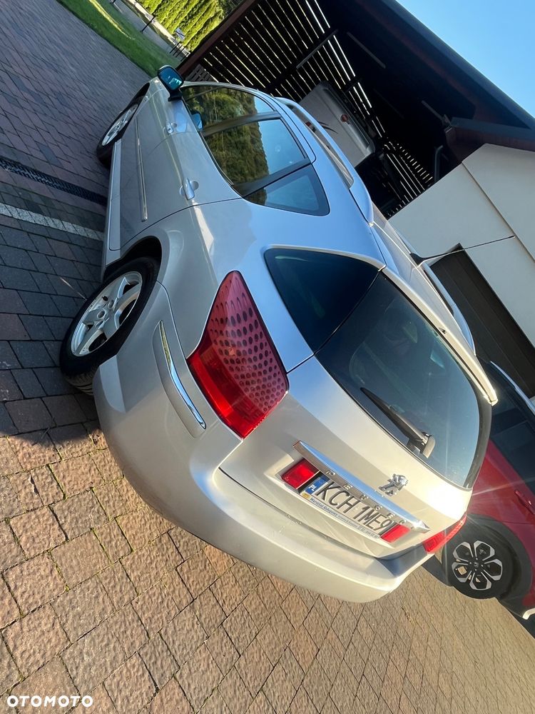 Peugeot 407 2008 photo 4