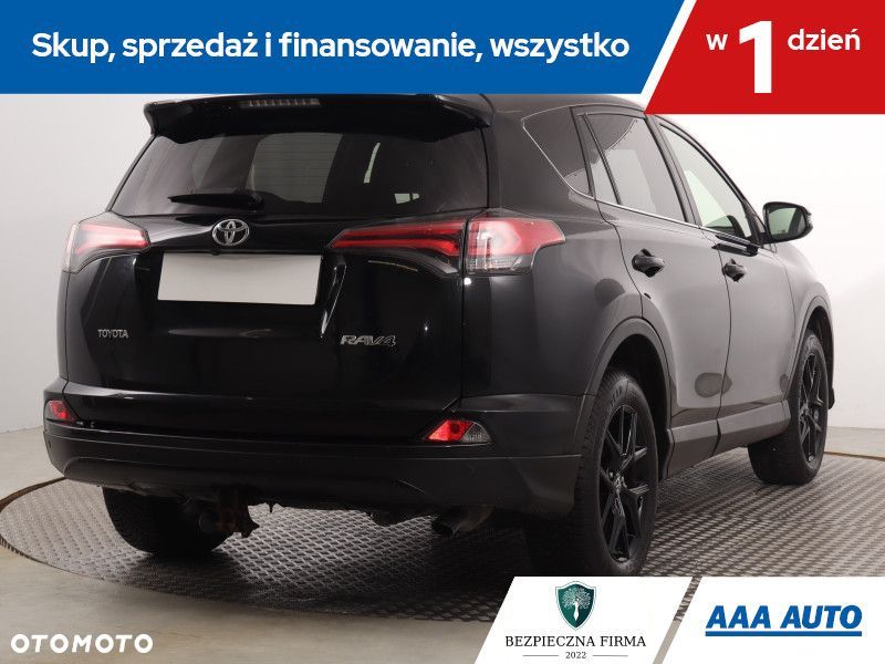 Toyota RAV4 - 6
