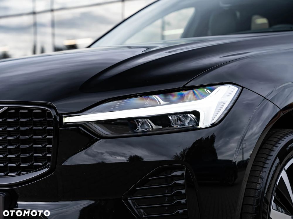 Volvo XC 60 B4 B Plus Dark - 16