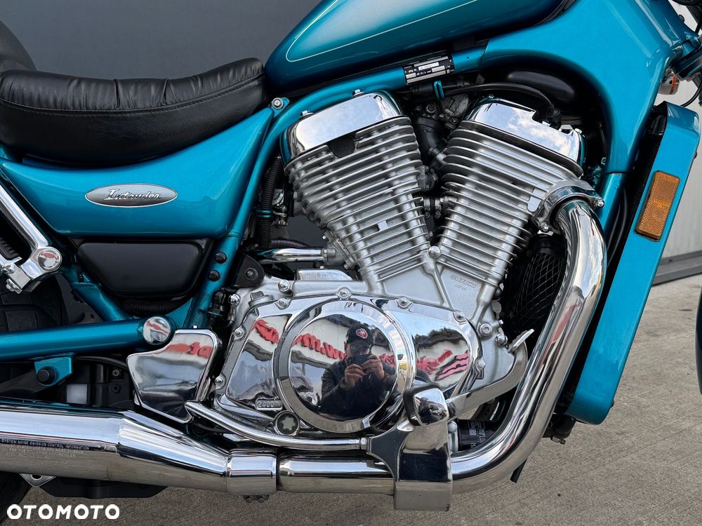 Suzuki Intruder - 12