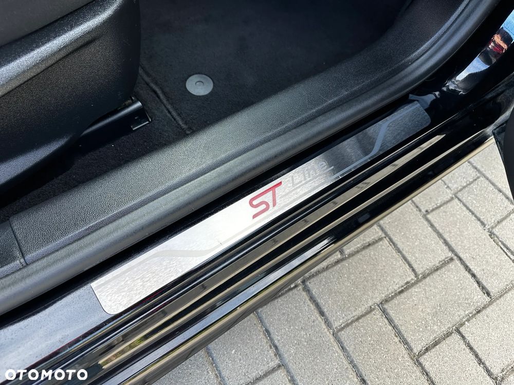 Ford Focus - 25