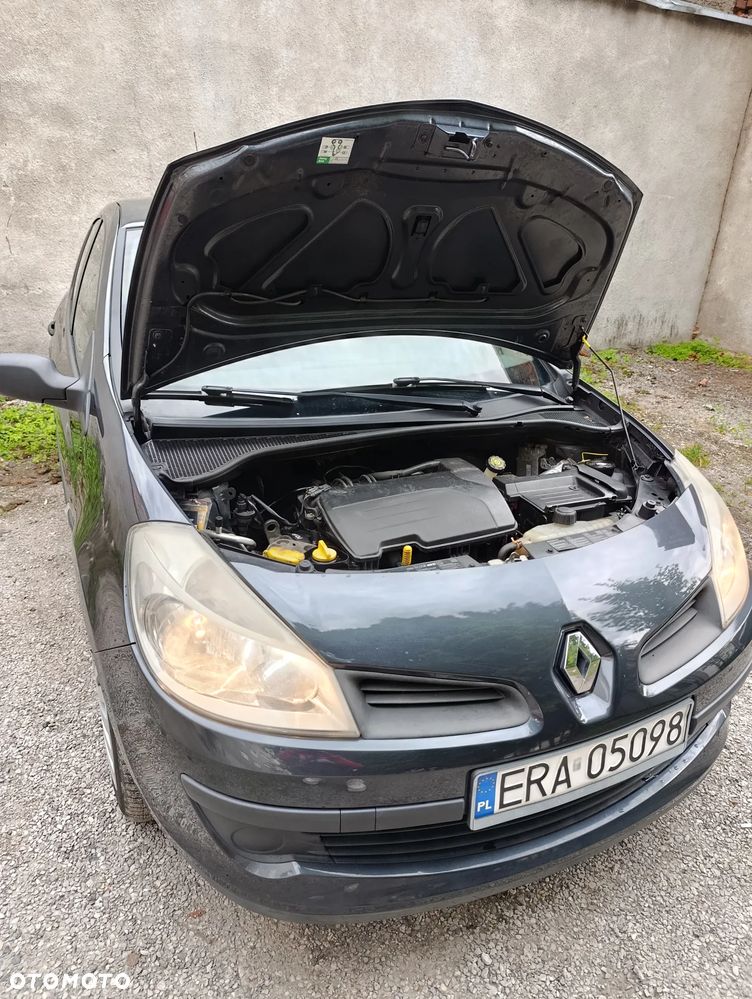 Renault Clio 1.2 16V Authentique - 37