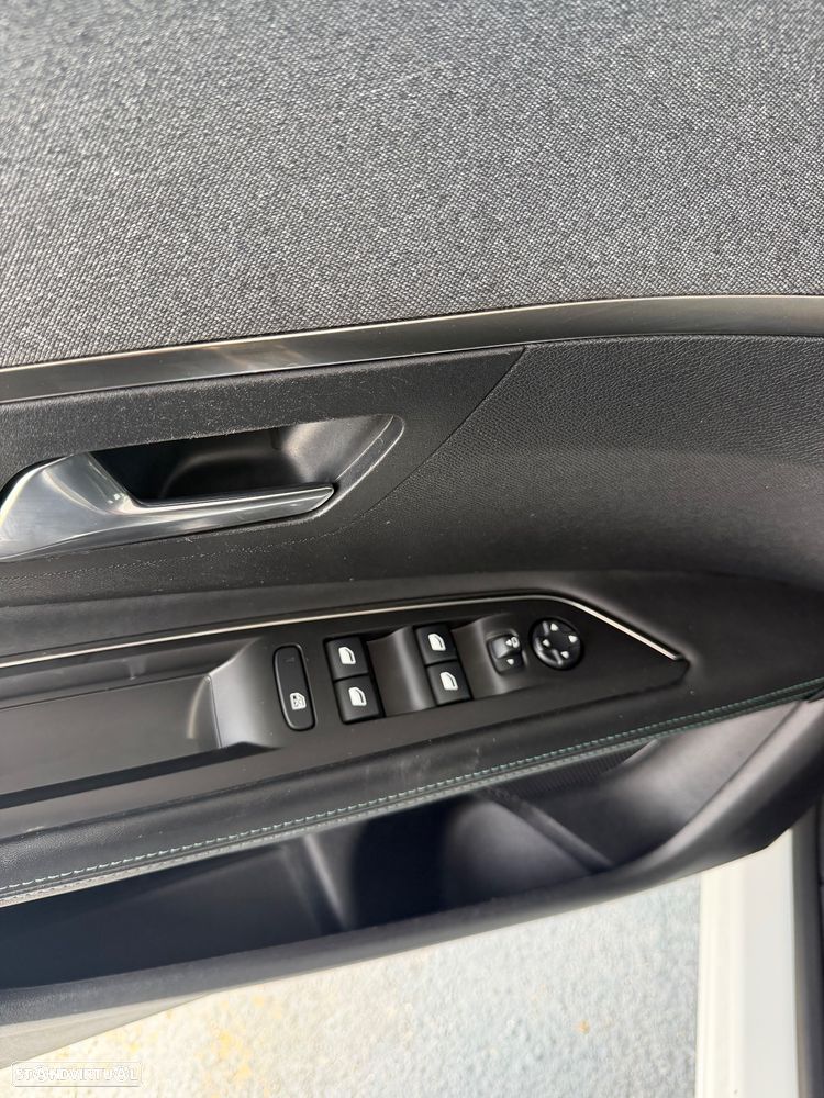 Peugeot 3008 1.2 PureTech Allure Pack EAT8 - 20