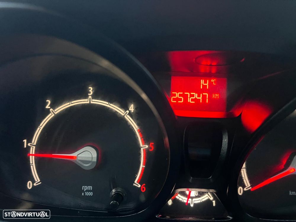 Ford Fiesta 1.6 TDCI ECOnetic Trend - 11