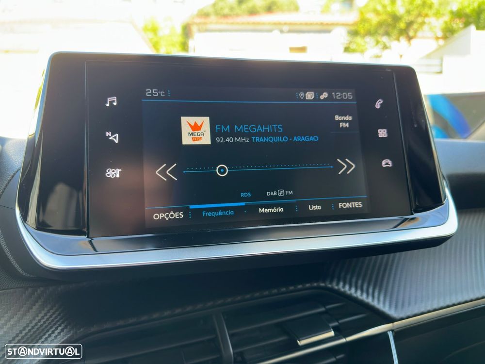 Peugeot 2008 1.2 PureTech Allure EAT8 - 20