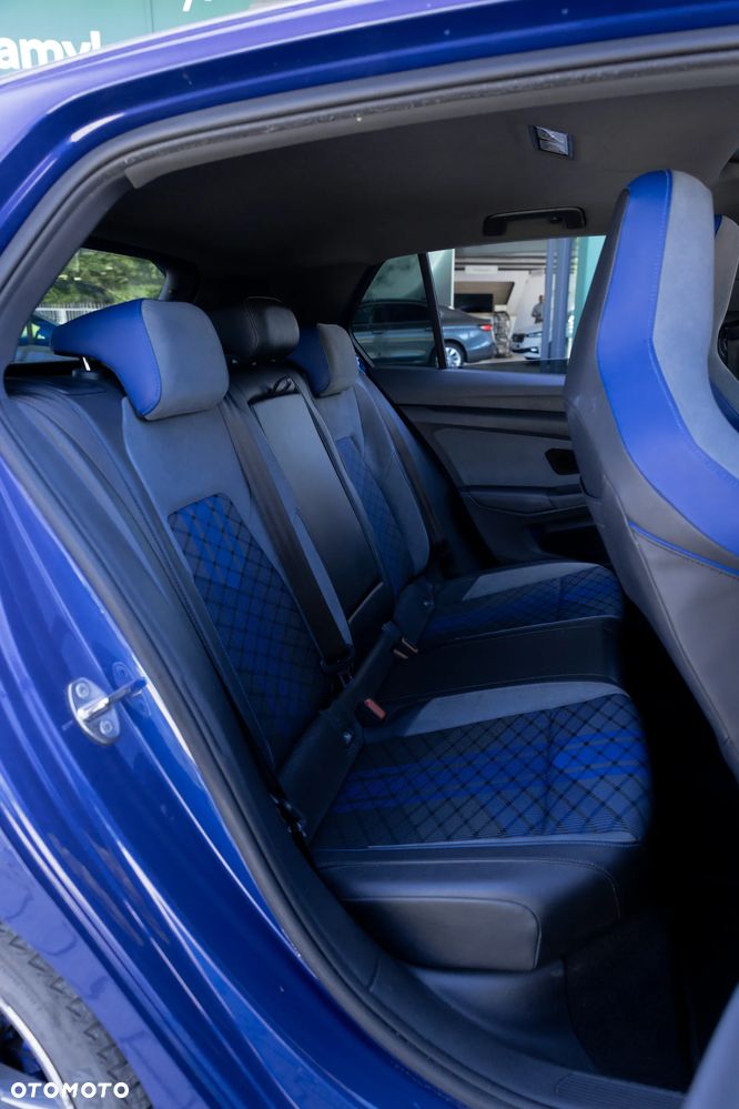 Volkswagen Golf - 11