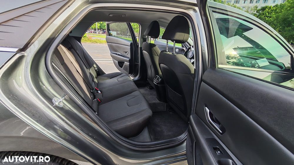 Hyundai Elantra 1.6 l 123 CP 6MT Highway - 19