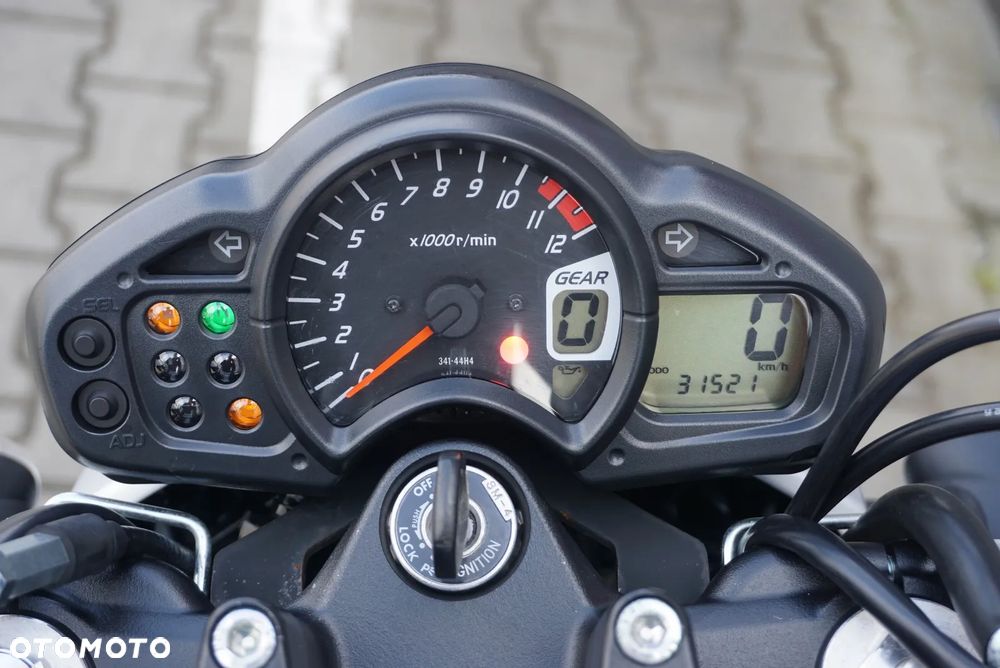 Suzuki Gladius - 16