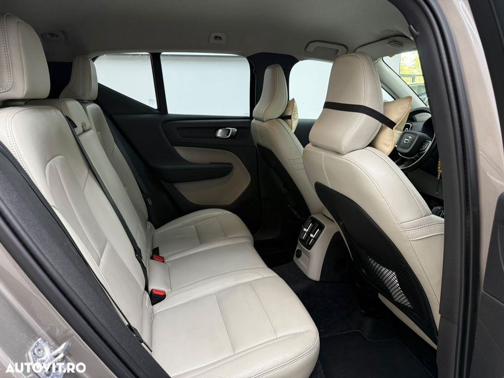 Volvo XC 40 - 29