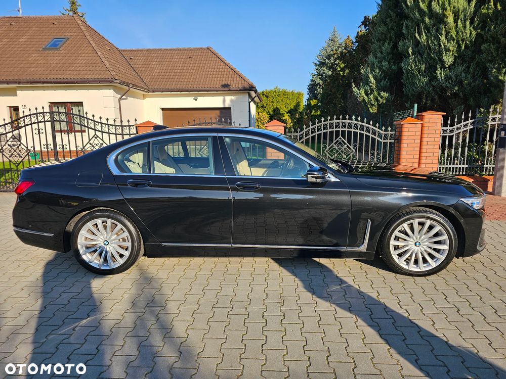BMW Seria 7 730d mHEV - 7