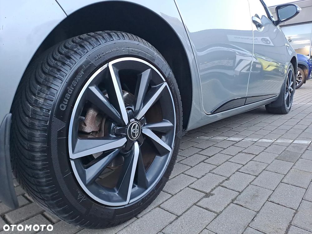 Toyota Auris Hybrid 135 Selection - 12