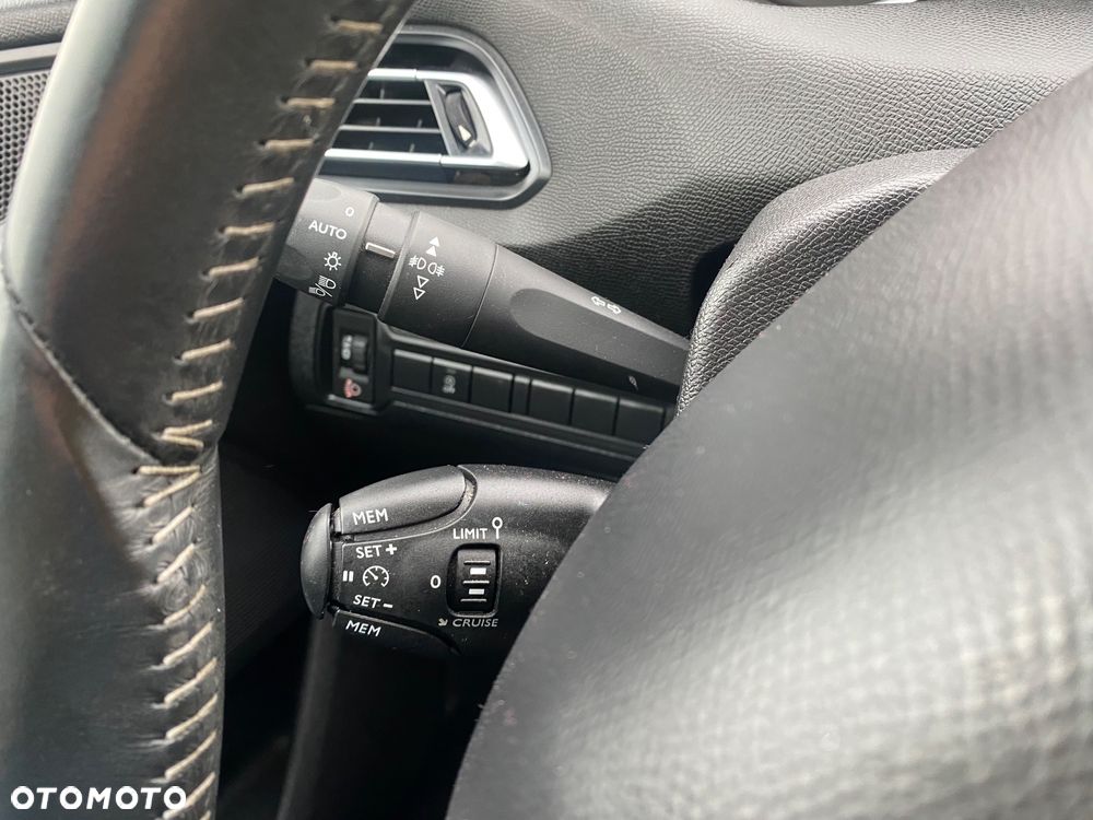 Peugeot 308 PureTech 110 Stop & Start Style - 21