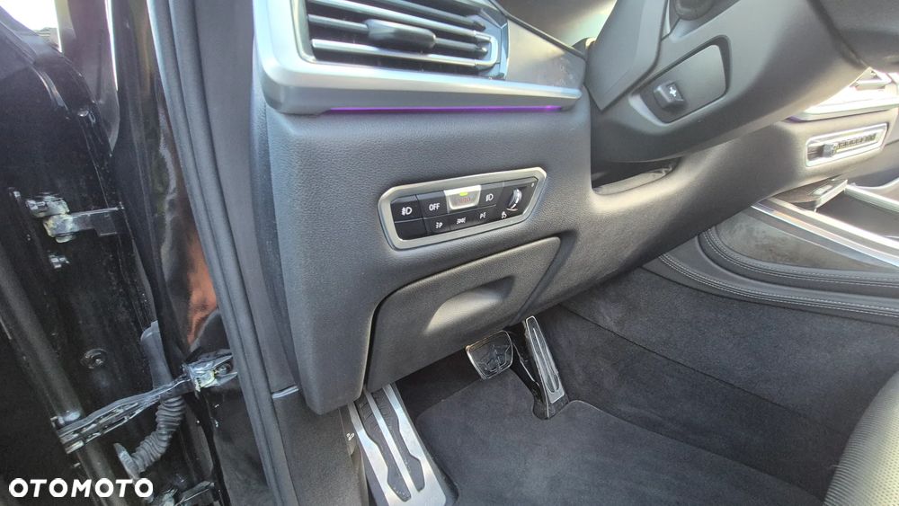 BMW X7 M50i sport - 16