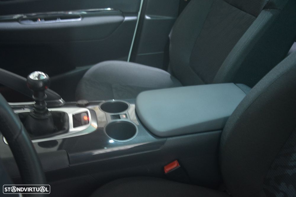 Peugeot 3008 1.6 HDi Allure - 27