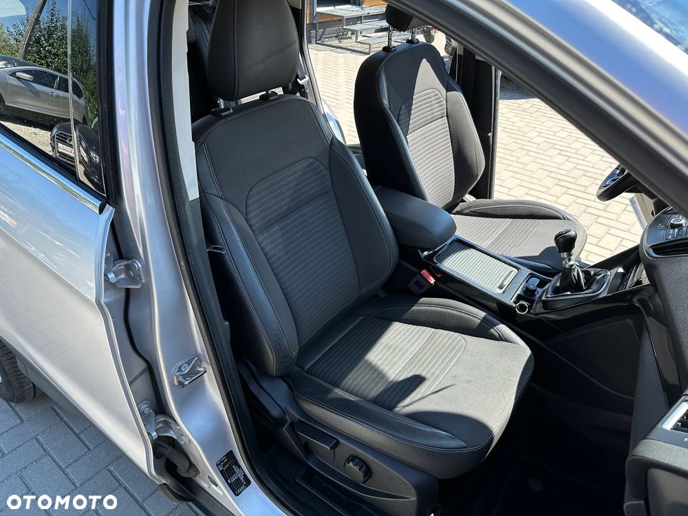Ford Kuga - 22