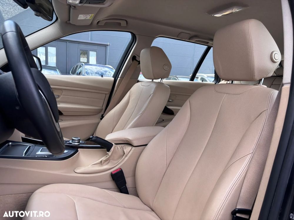 BMW Seria 3 320i Aut. - 21