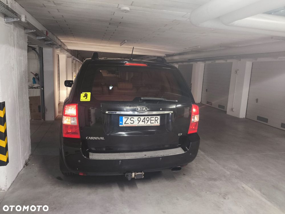 Kia Carnival - 18