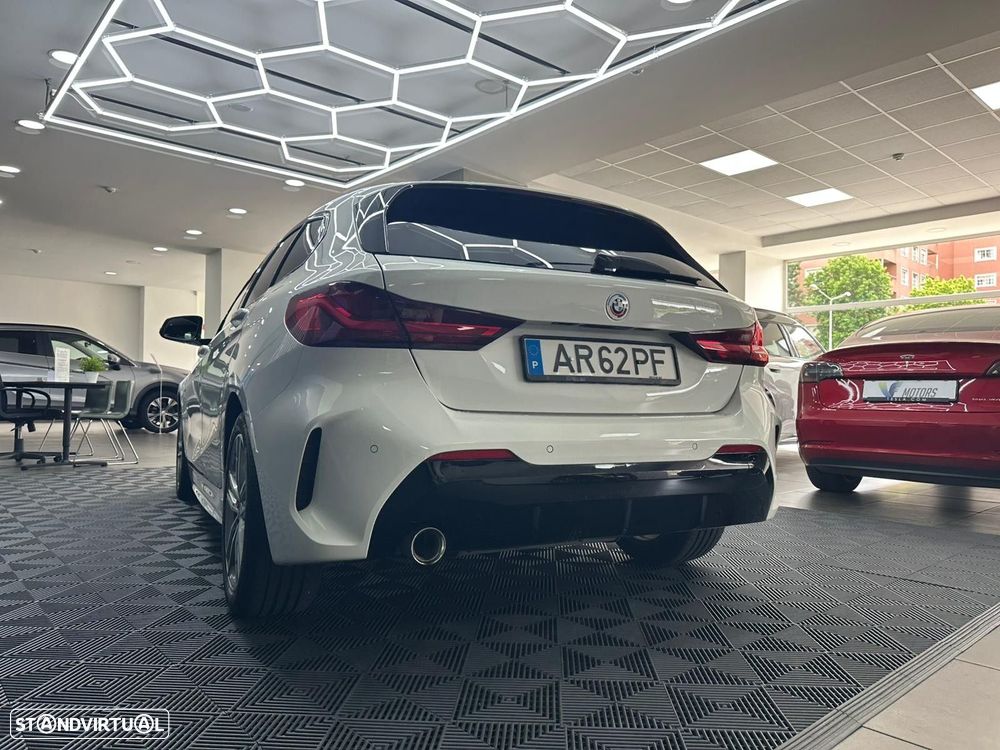 BMW 116 d Pack 50 anos M Auto - 11