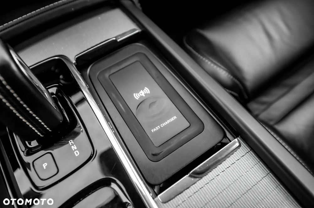 Volvo XC 90 D5 SCR AWD R-Design - 31
