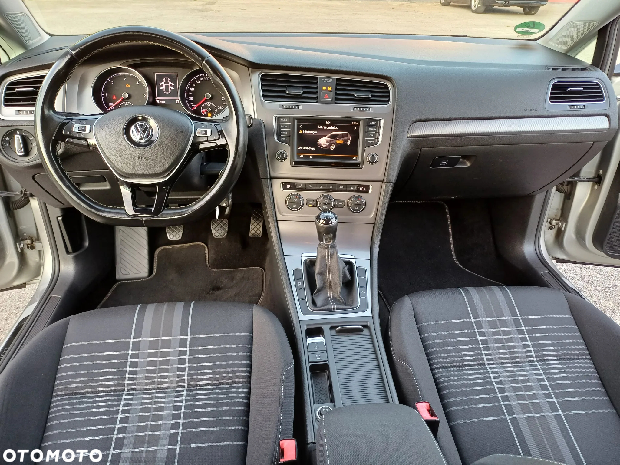 Volkswagen Golf 2.0 BlueTDI Comfortline - 13