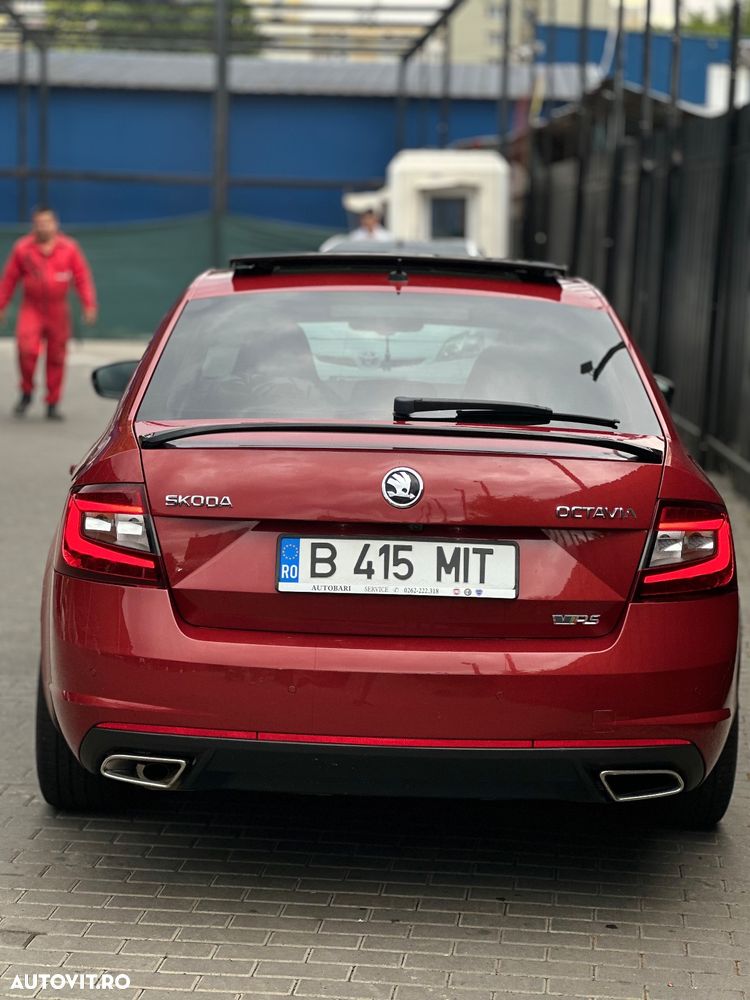 Skoda Octavia 2.0 TDI DSG RS - 8