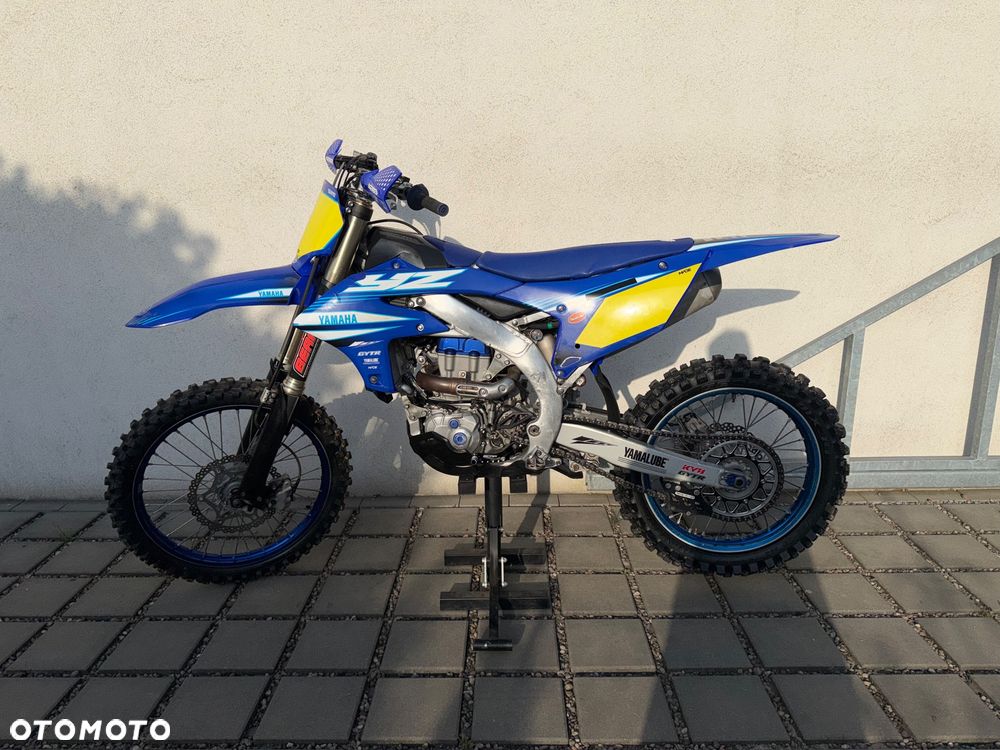 Yamaha YZF - 2