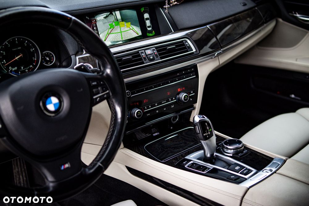 BMW Seria 7 740Li - 5
