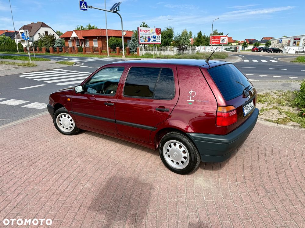 Volkswagen Golf 1.6 GL - 7